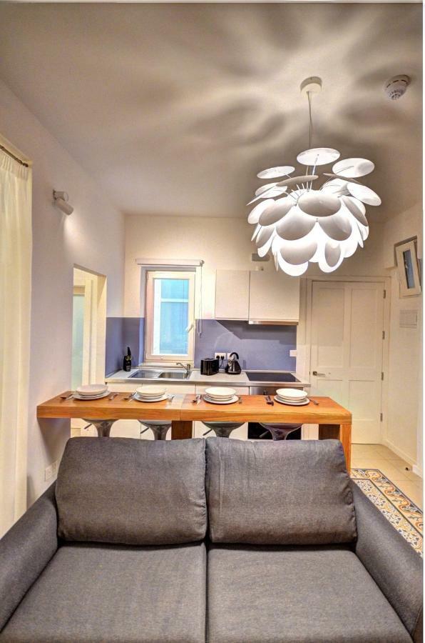 Moon Stone Apartment Valletta Luaran gambar