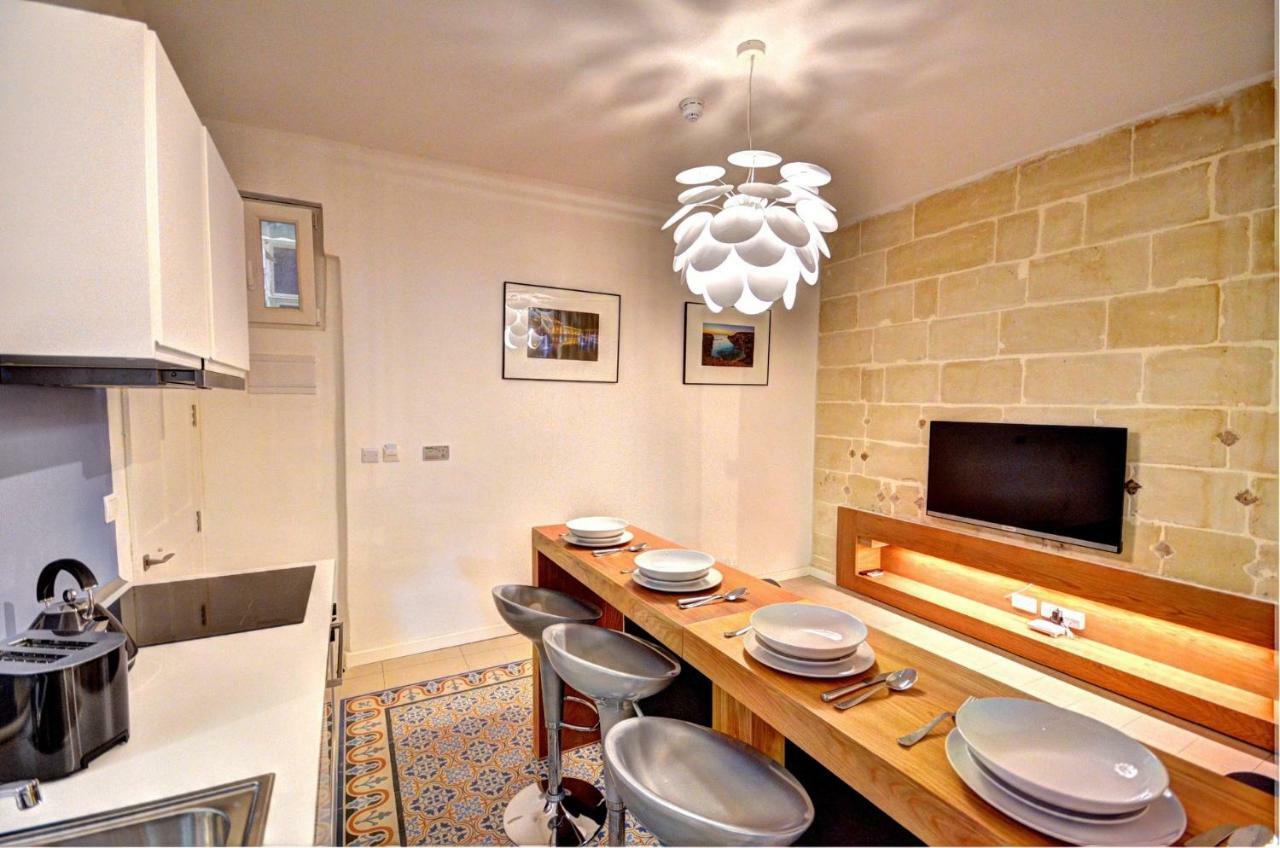 Moon Stone Apartment Valletta Luaran gambar